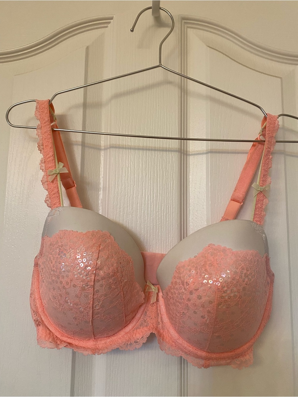 Victoria's Secret Dream Angels Collection Coral Pink Lace Sequin Push-Up Bra